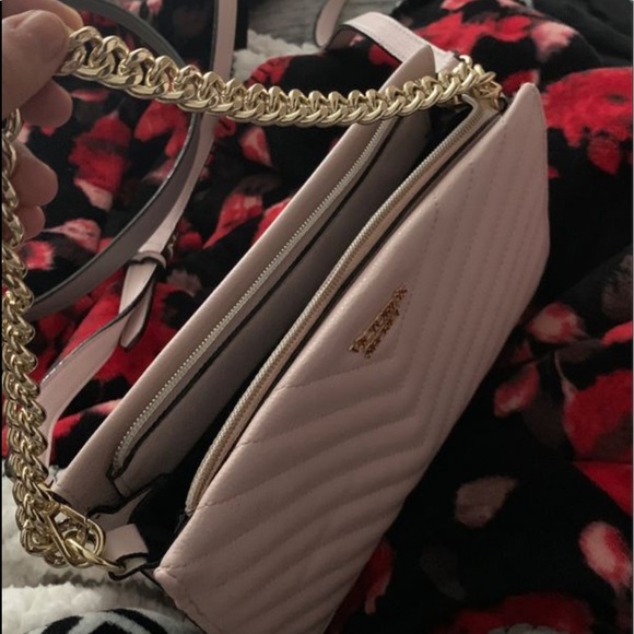 Victoria Secret Studded V-Quilt 24/7 Crossbody - Picture 6 of 8